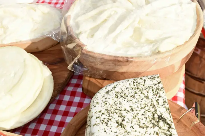 cream cheese and other types of cheese