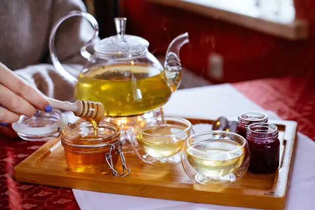 Mixing Honey To Green Tea